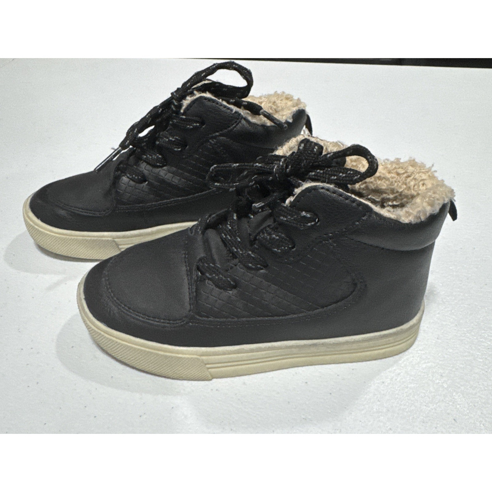 OshKosh B'gosh Boys Ankle Boots Kids Sz 8M Faux Fur Lace Up Castle Fashion Black
